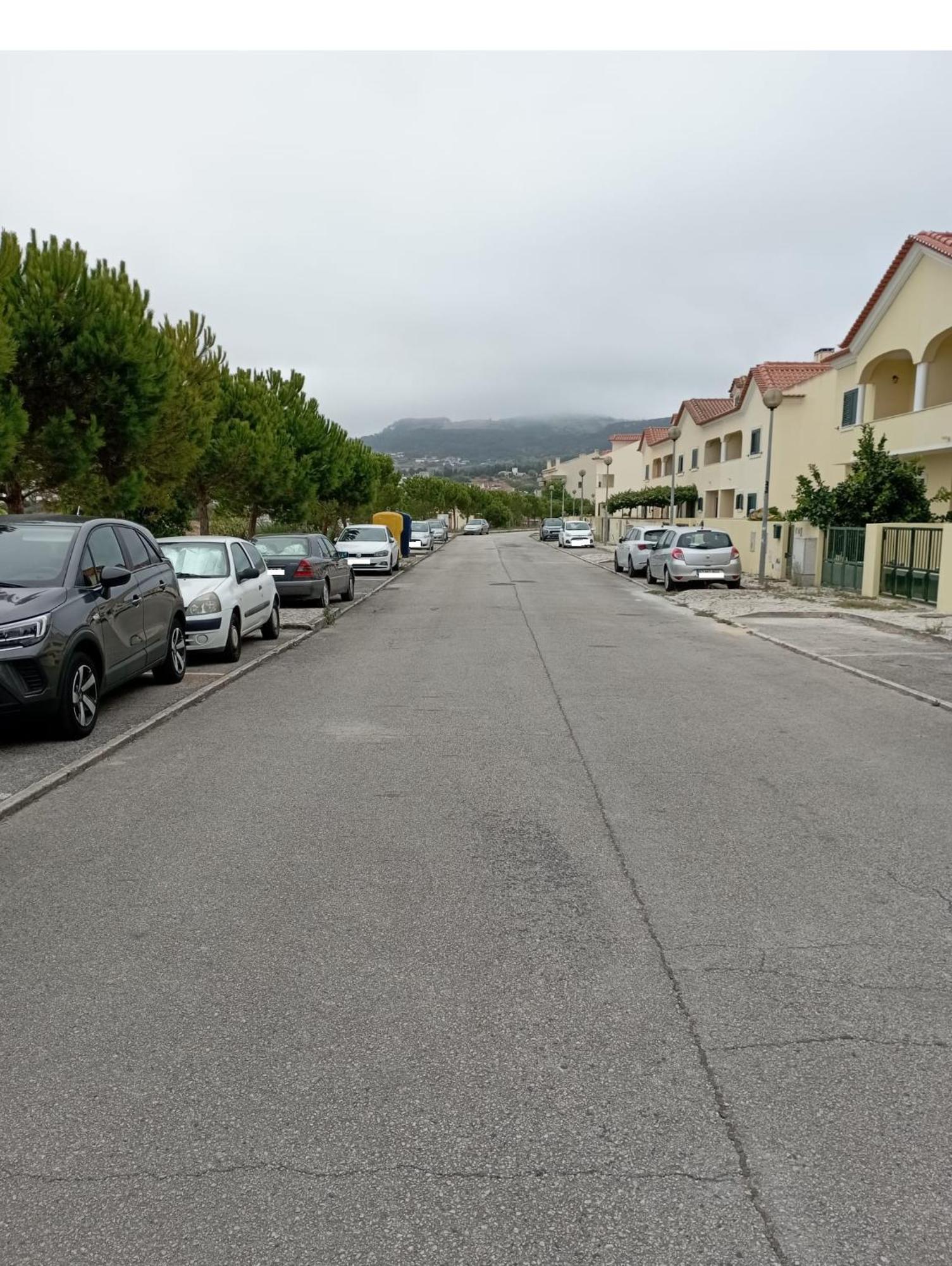 Sossego E Tranquilidade-Valley Guest House-Perto De Lisboa-Estacionamento A Porta Do Alojamento Arruda dos Vinhos Exterior foto